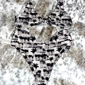 SKATIE bikini, top (M) and high hip bottom (M)